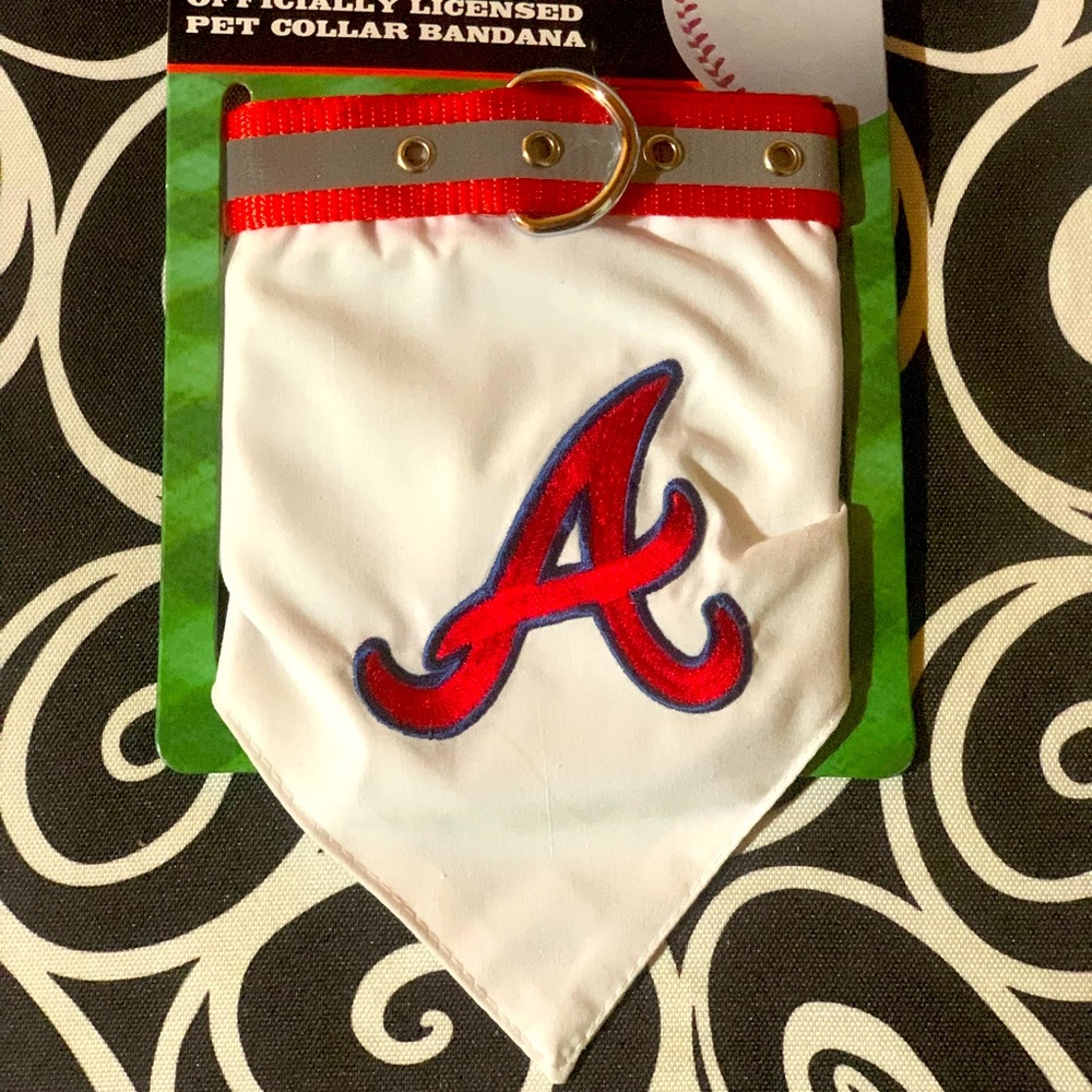 Braves dog bandana